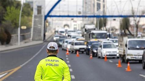 İ­s­t­a­n­b­u­l­­d­a­ ­b­a­z­ı­ ­y­o­l­l­a­r­ ­t­r­a­f­i­ğ­e­ ­k­a­p­a­t­ı­l­a­c­a­k­